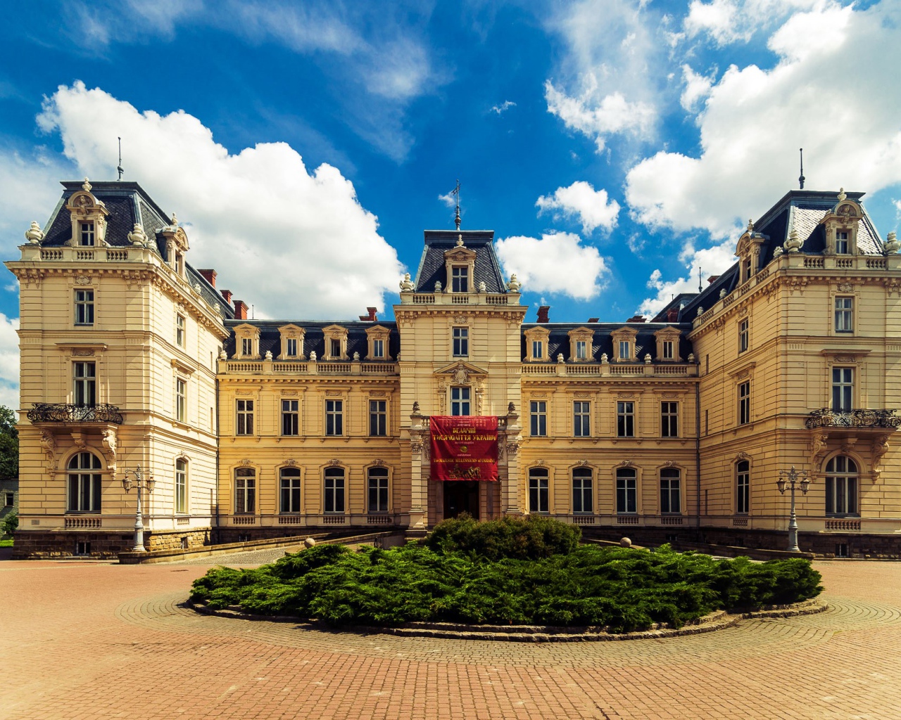 Дворец Потоцких город Львов 