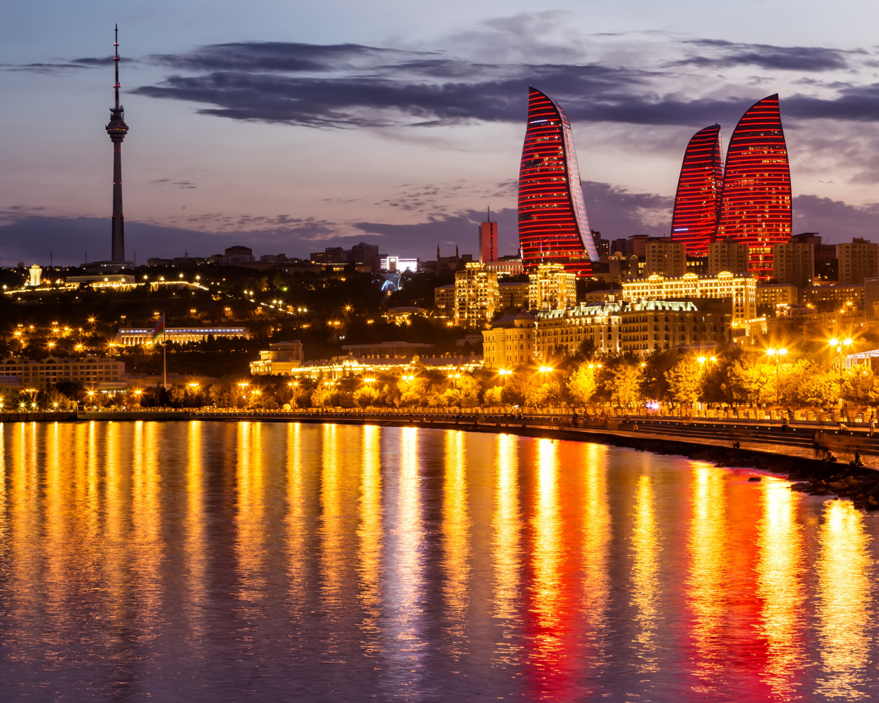 Огни вечернего Баку 