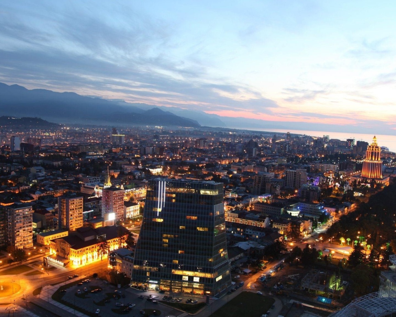 Огни вечернего города Батуми 