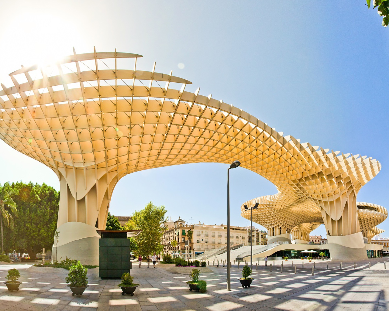 Необычное здание Метрополь Парасоль, Севилья. Испания 