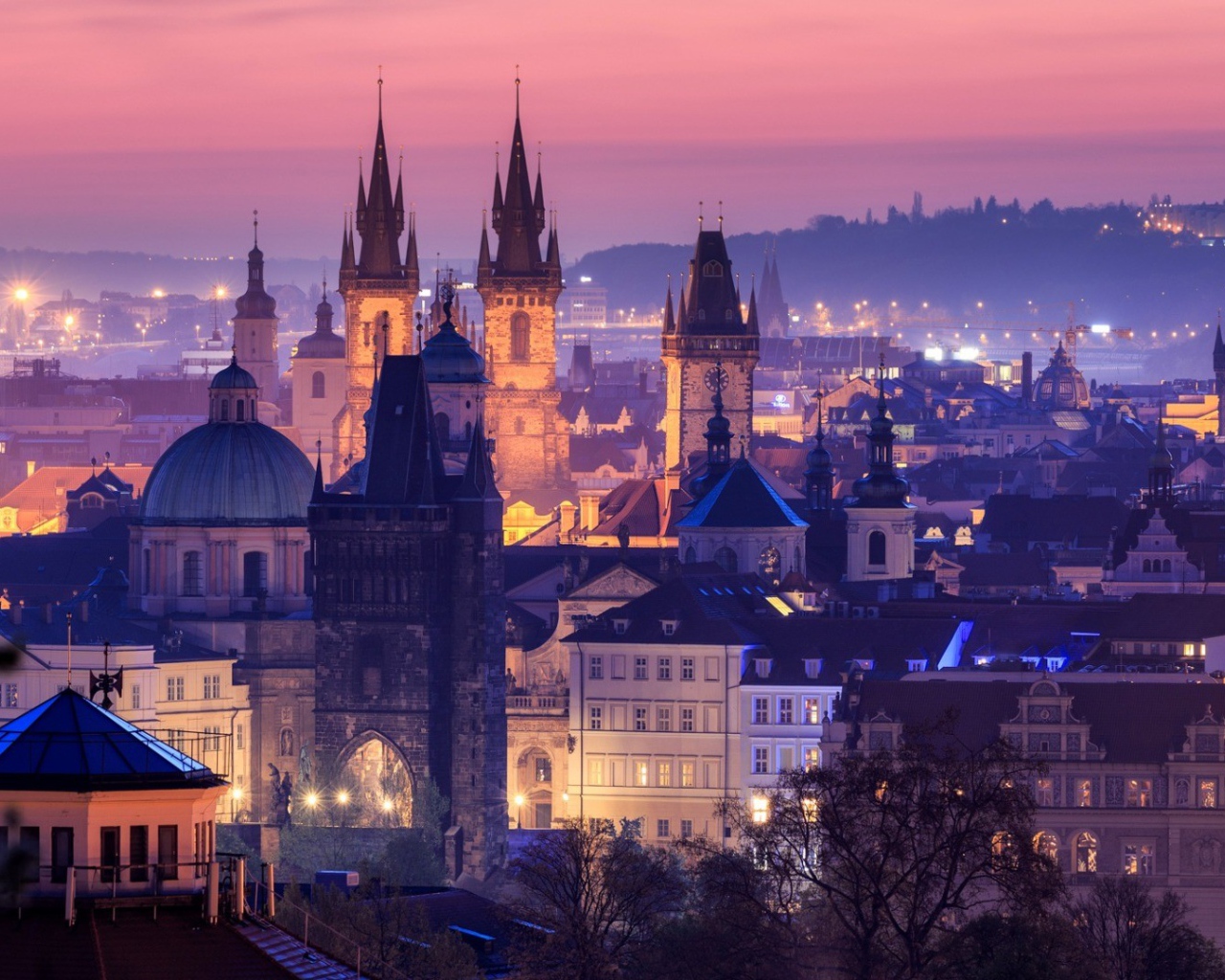 Вид на вечерний город Прага 