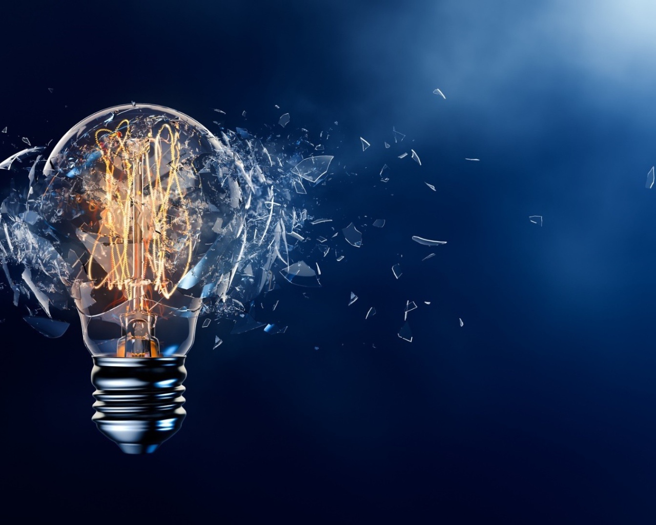 Разбитая раскаленная лампочка 