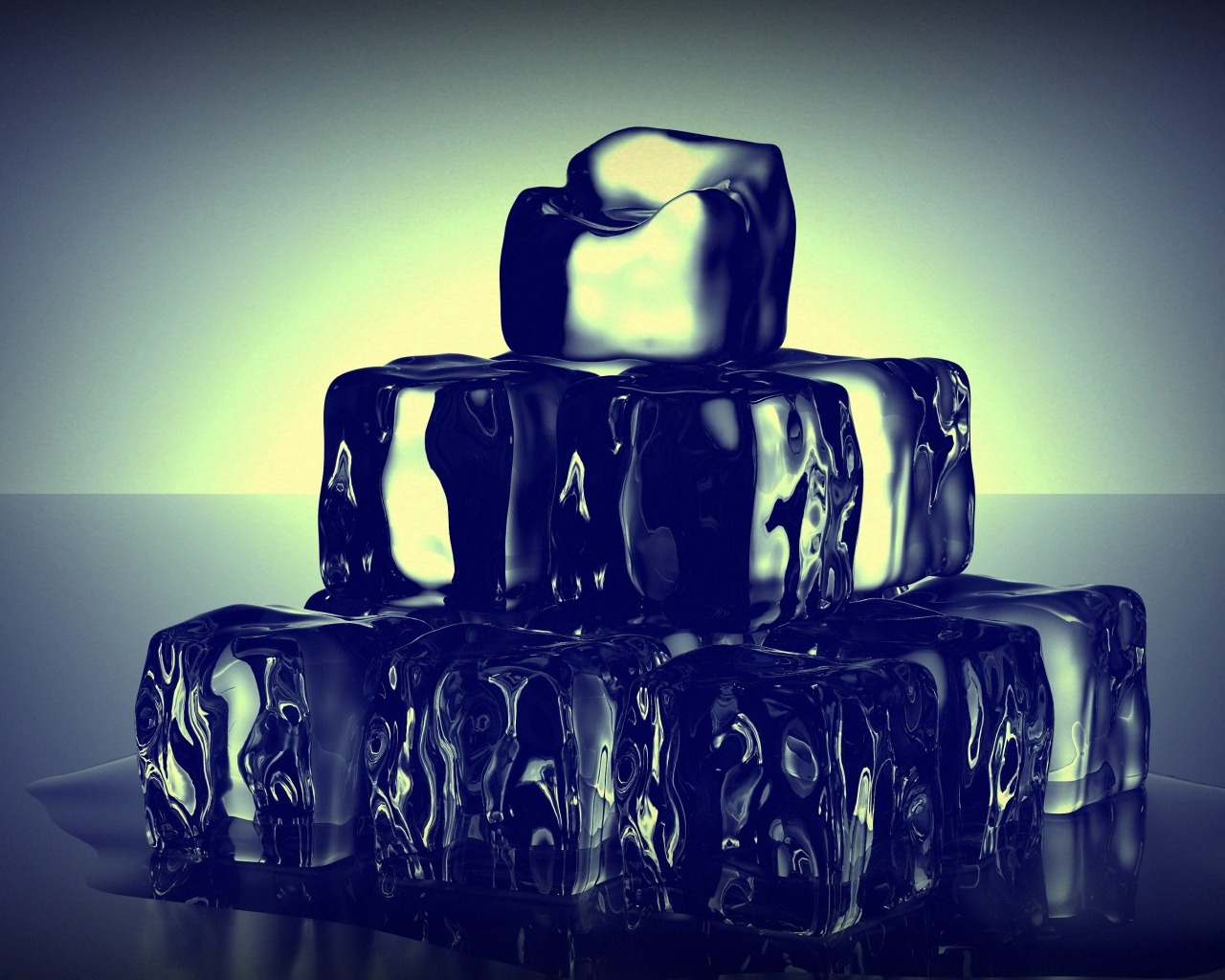 Пирамида их подтаявших кубиков льда 