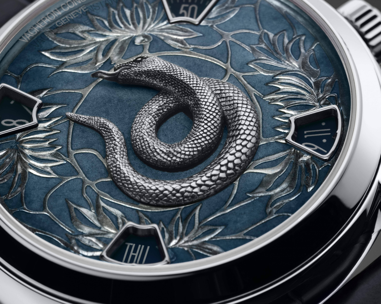 Стильные часы Vacheron Constanin со змеей на циферблате