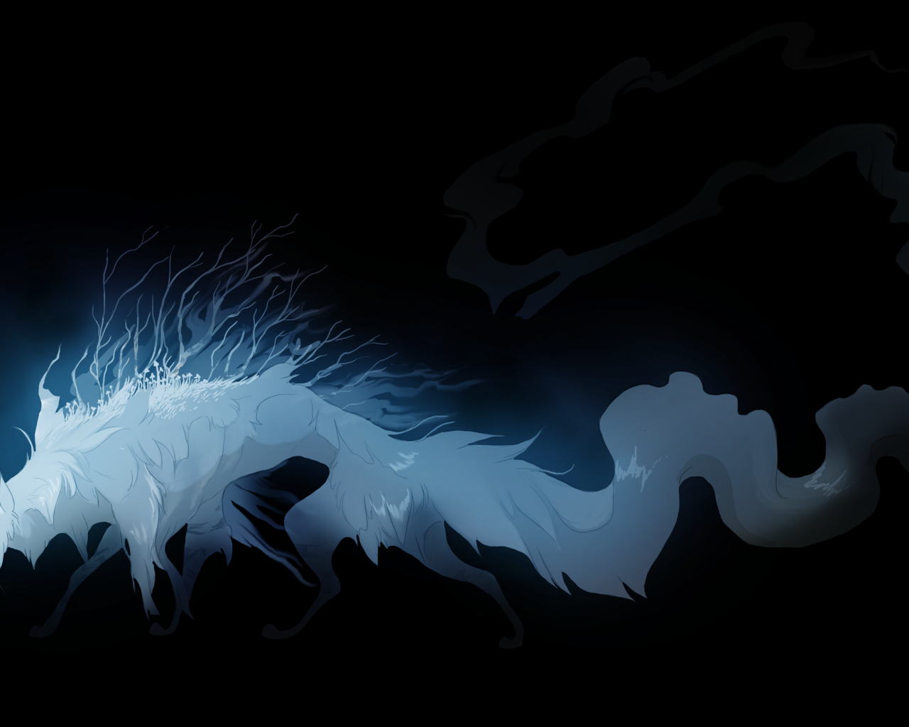 Фантастическое животное из тьмы на черном фоне