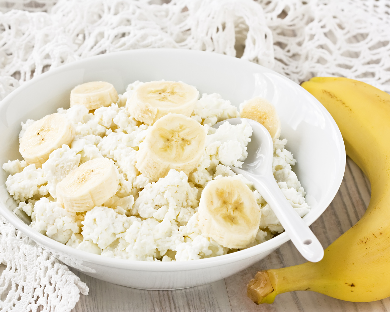 Творог с бананами на завтрак 