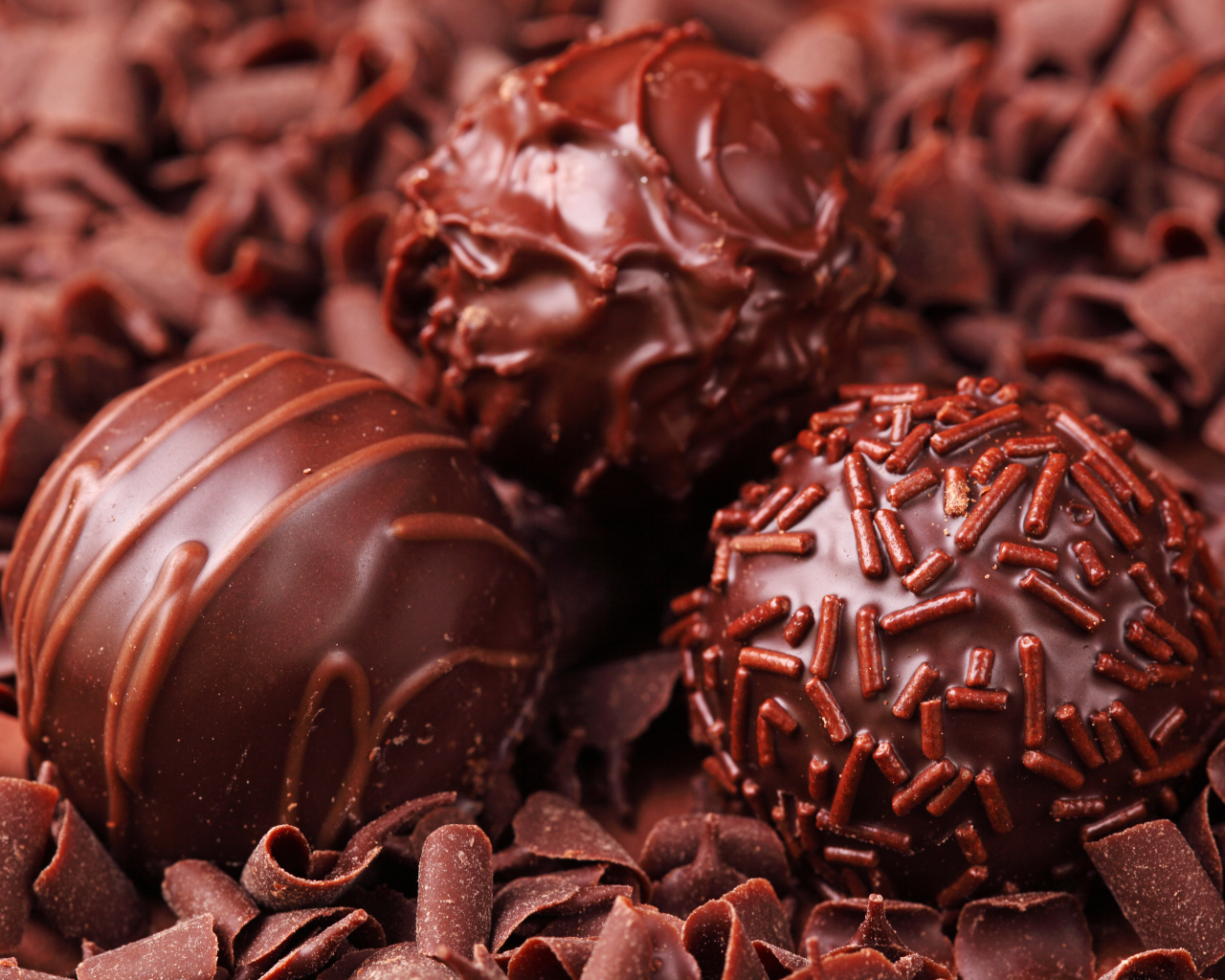 Аппетитные шоколадные конфеты шарики 