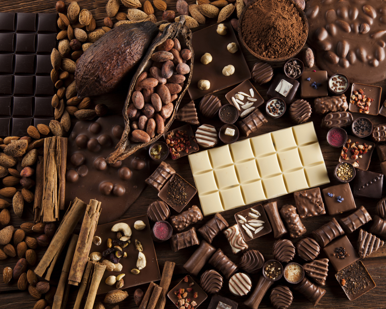 Шоколад и шоколадные конфеты с орехами 