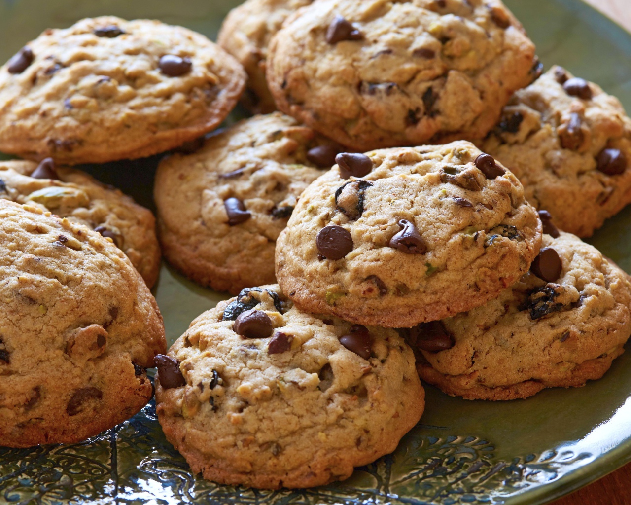 Вкусное круглое печенье с шоколадной крошкой 