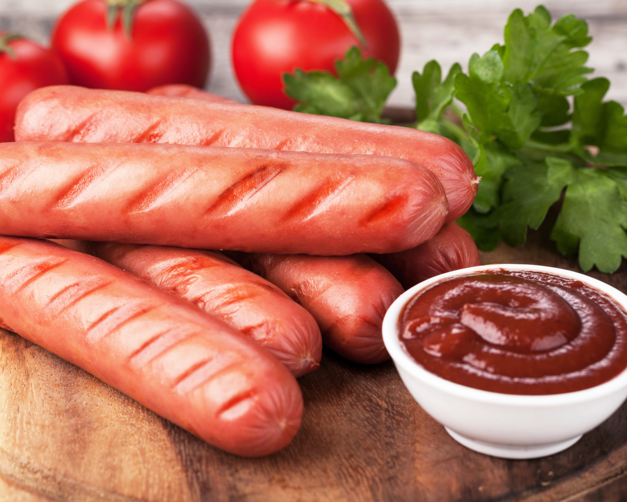 Сосиски барбекю с соусом 