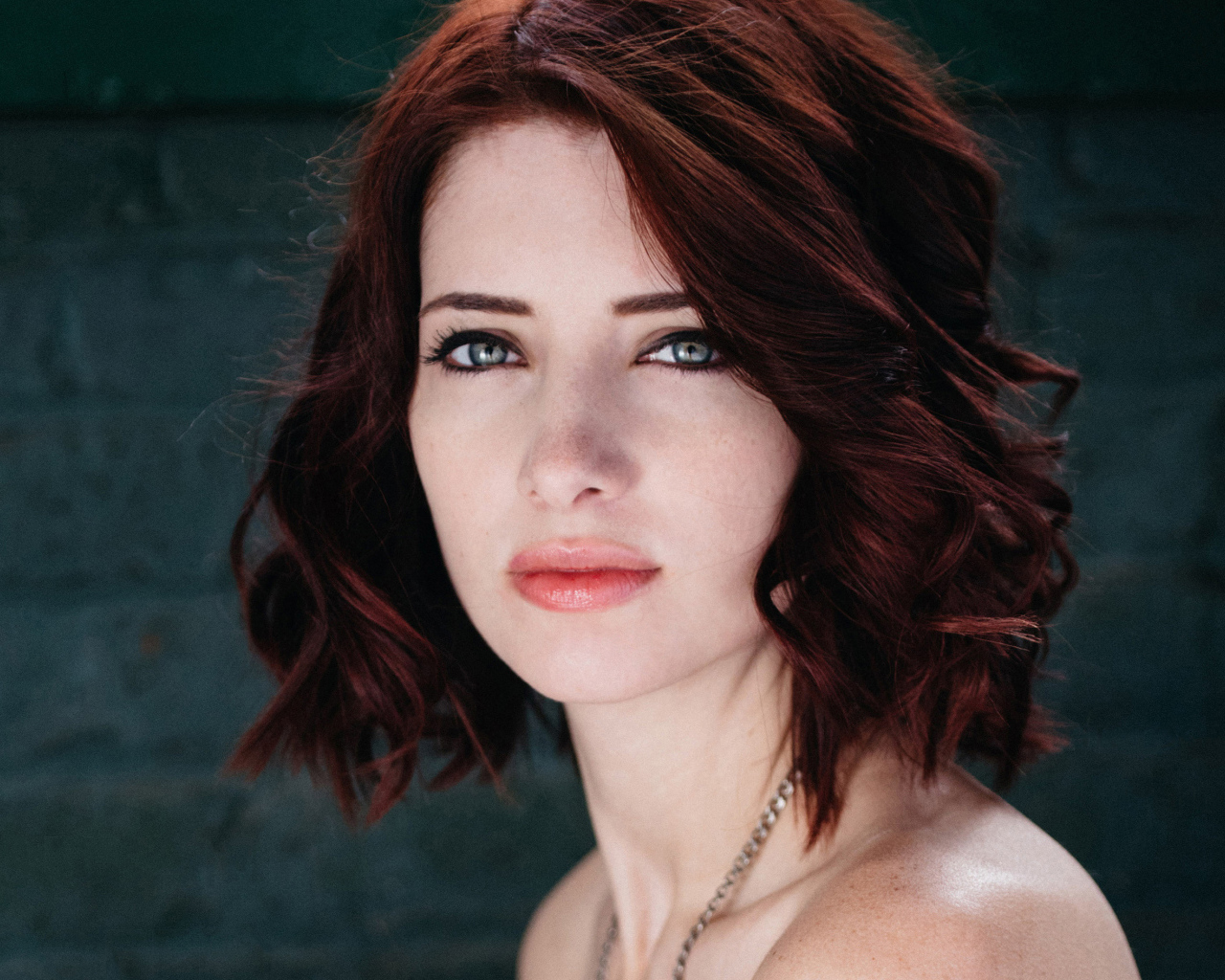 Молодая девушка модель Сьюзан Коффи