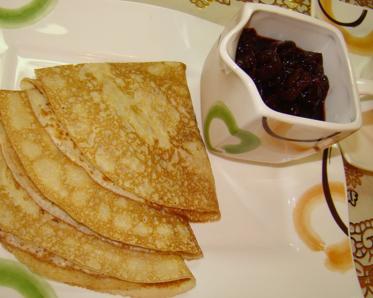 Пустые блинчики с вареньем на Масленицу 2017 