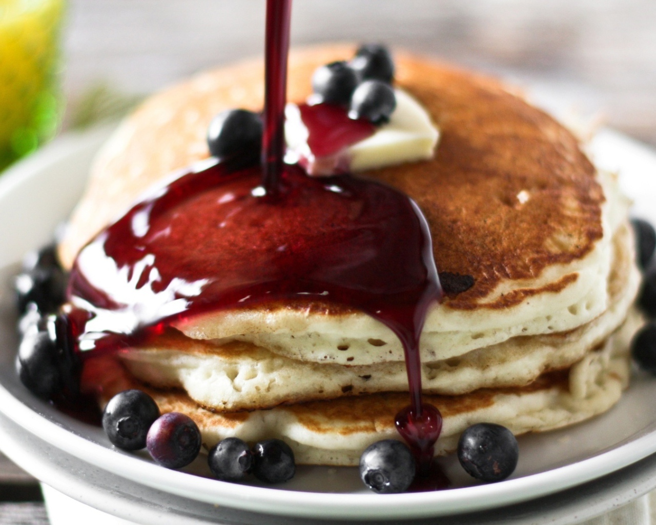 Блинчики с черничным джемом на Масленицу 