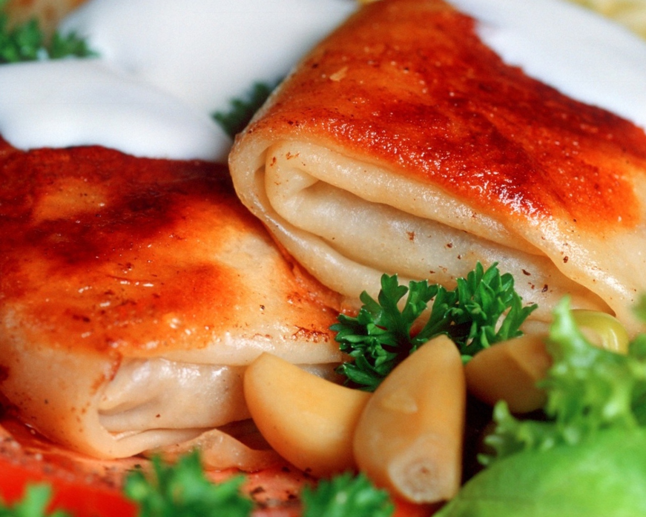 Блинчики с мясом и сметаной на Масленицу 