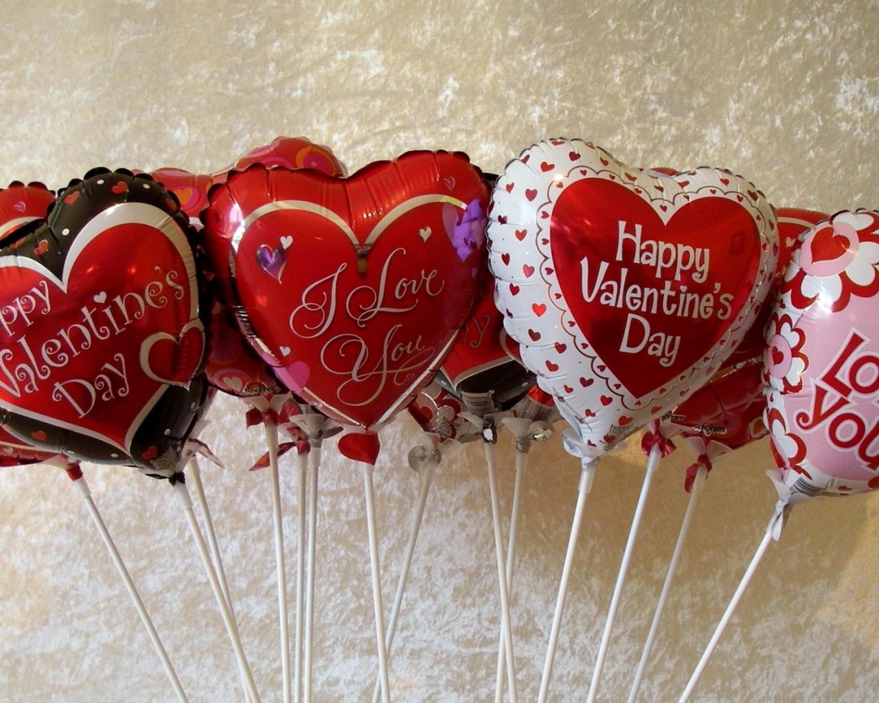 Воздушные шарики на День Всех Влюбленных 