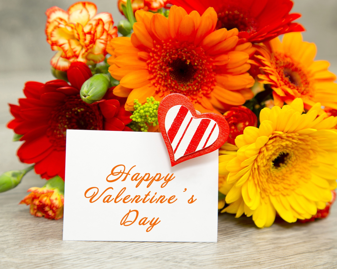 Букет гербер с валентинкой на День Святого Валентина, 14 февраля