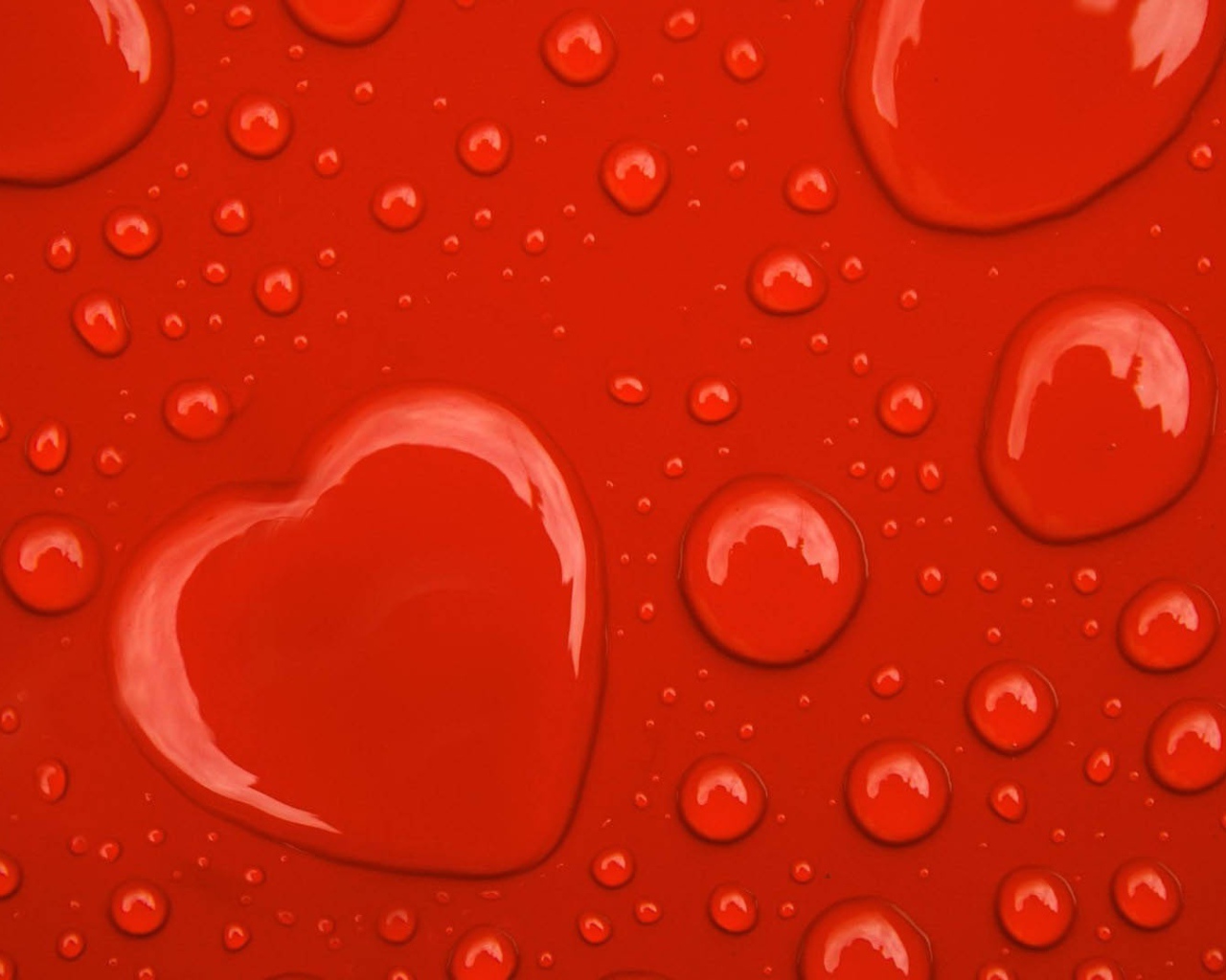 Капля воды в форме сердца 