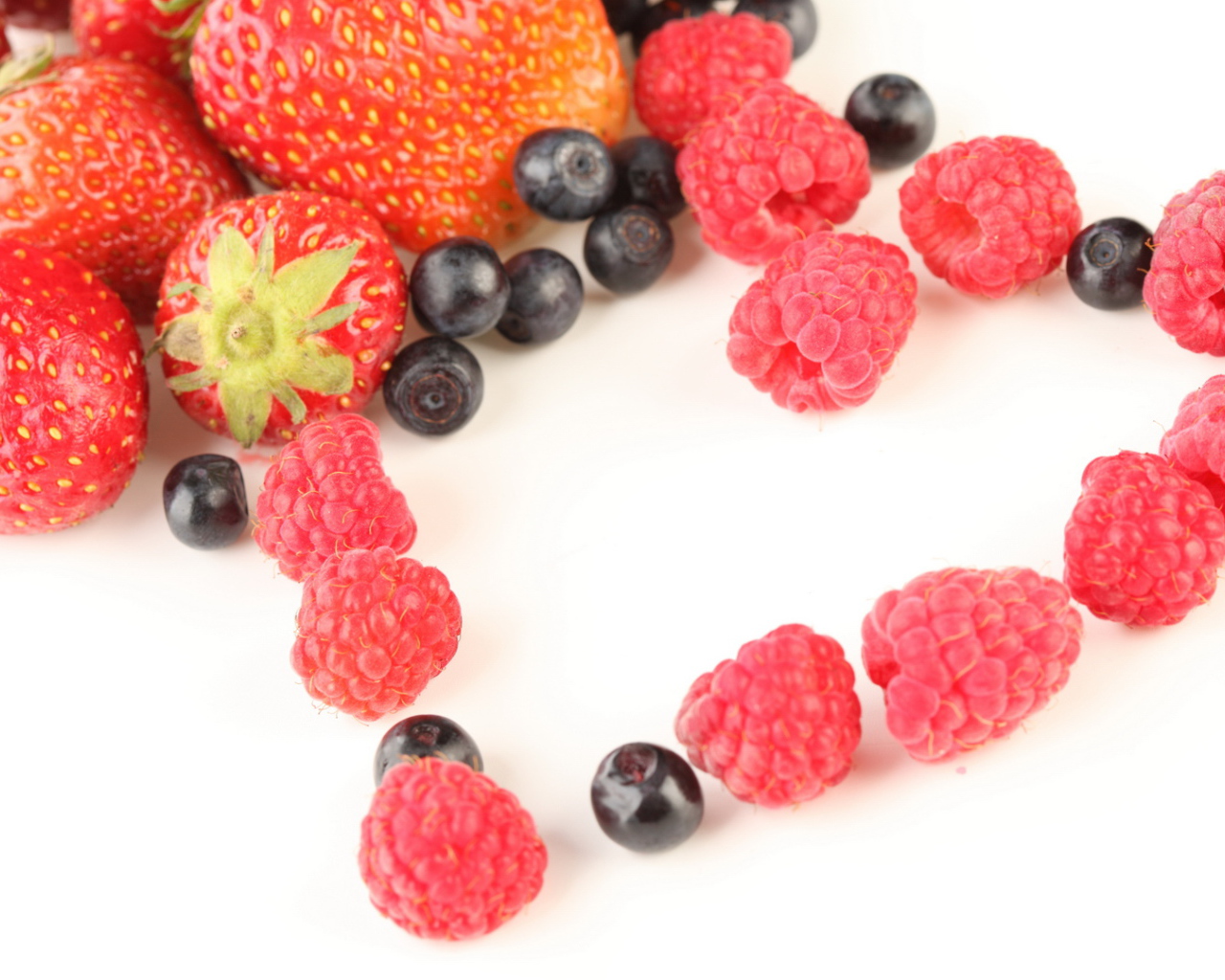 Съедобное сердечко из малины