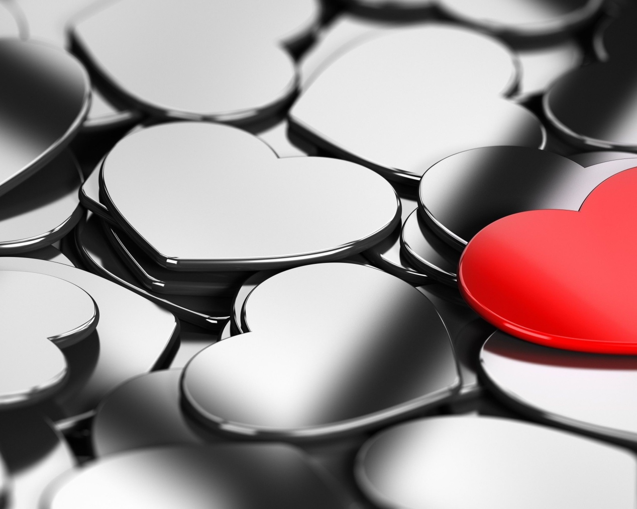 Красное сердечком среди холодных серых