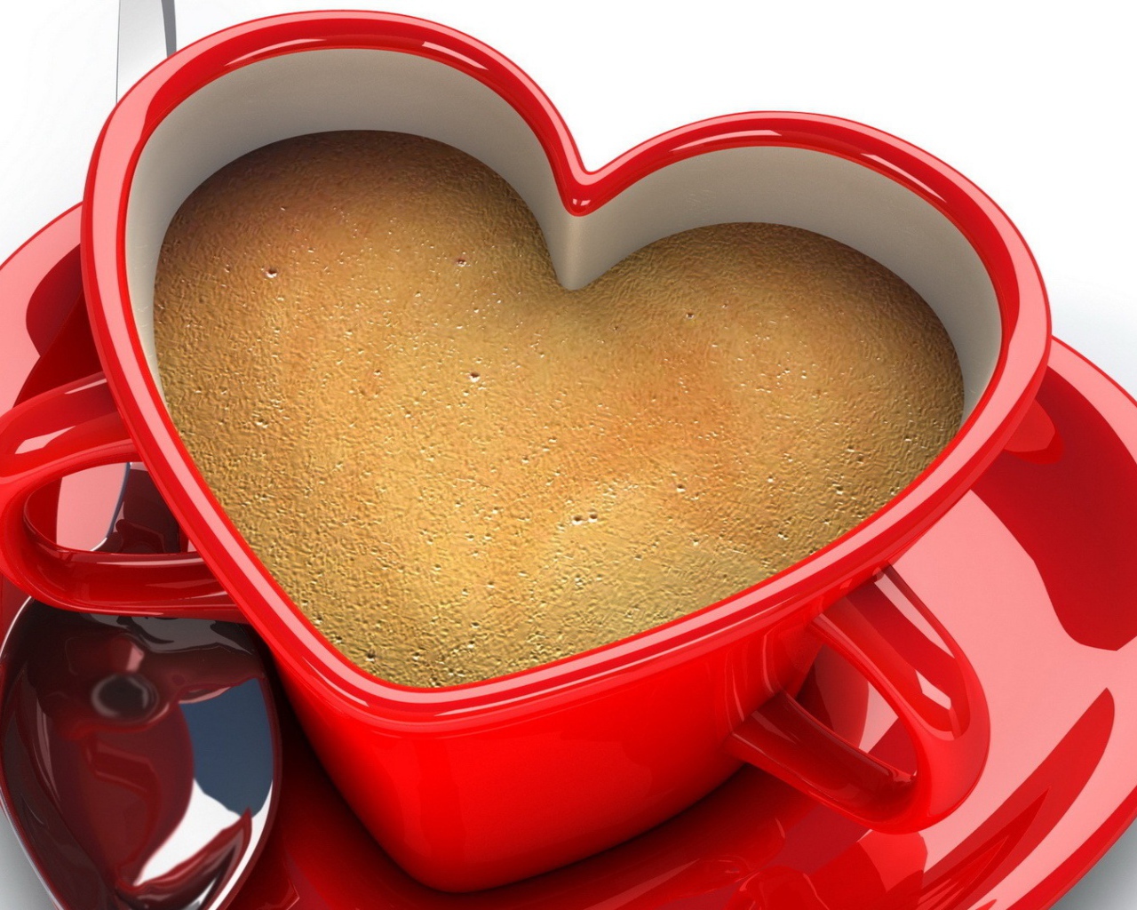 Красная кружка в форме сердца 