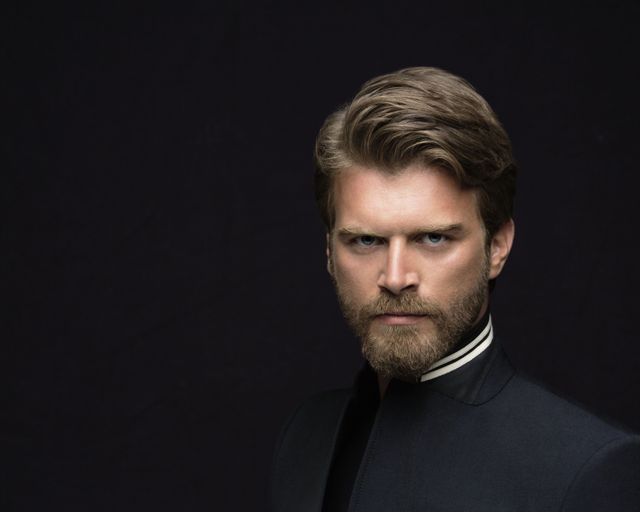 Голубоглазый турецкий актер Кыванч Татлытуг