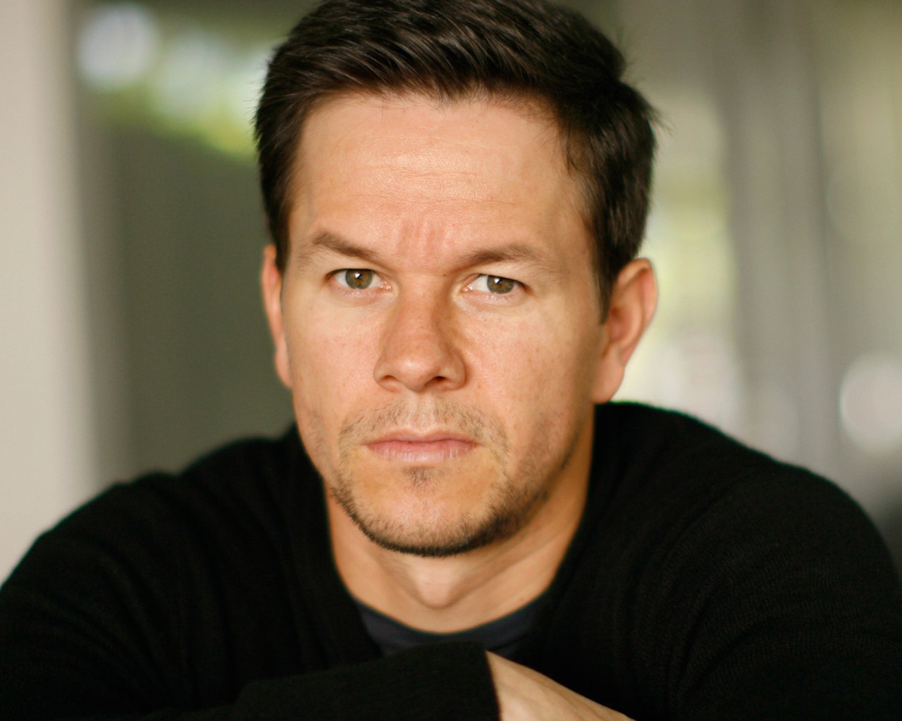 Популярный кареглазый актер Марк Уолберг