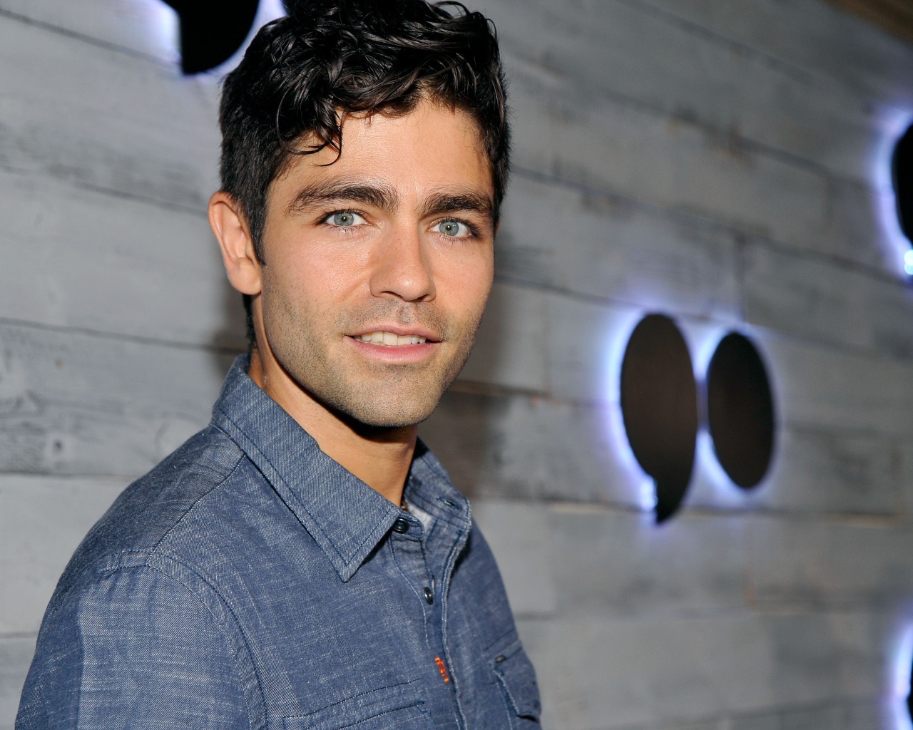 Популярный американский Эдриан Гренье