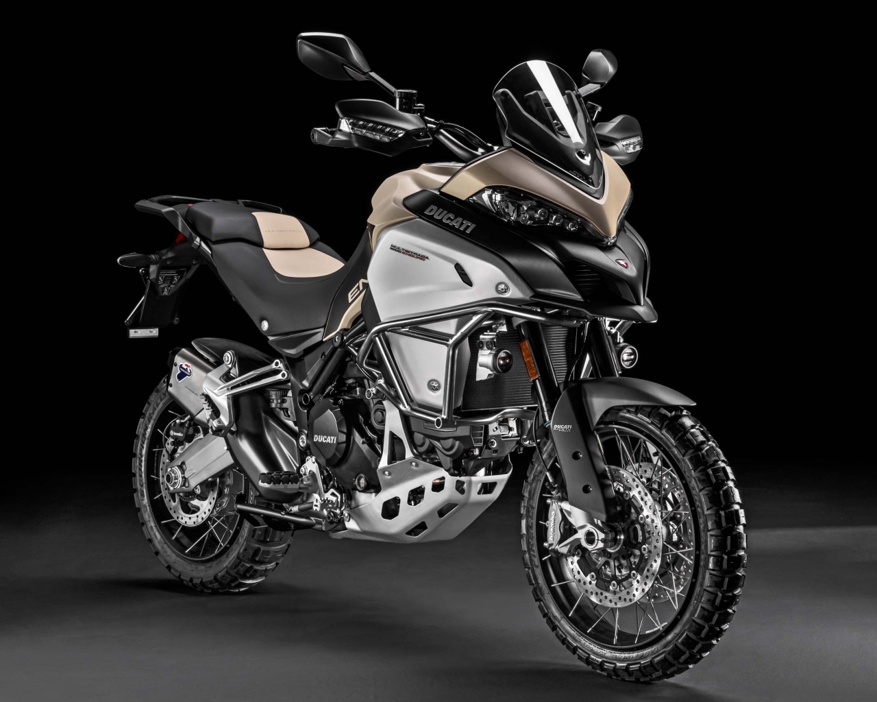 Черный мотоцикл  Ducati Multistrada 1200 Enduro Pro, 2017