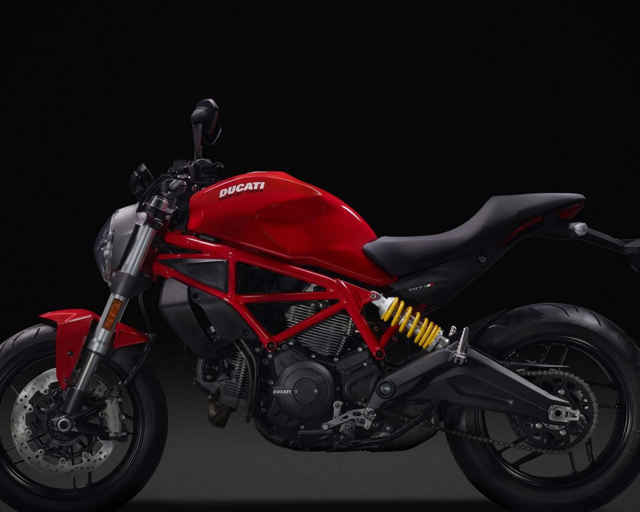 Мотоцикл Ducati Monster 797, вид сбоку