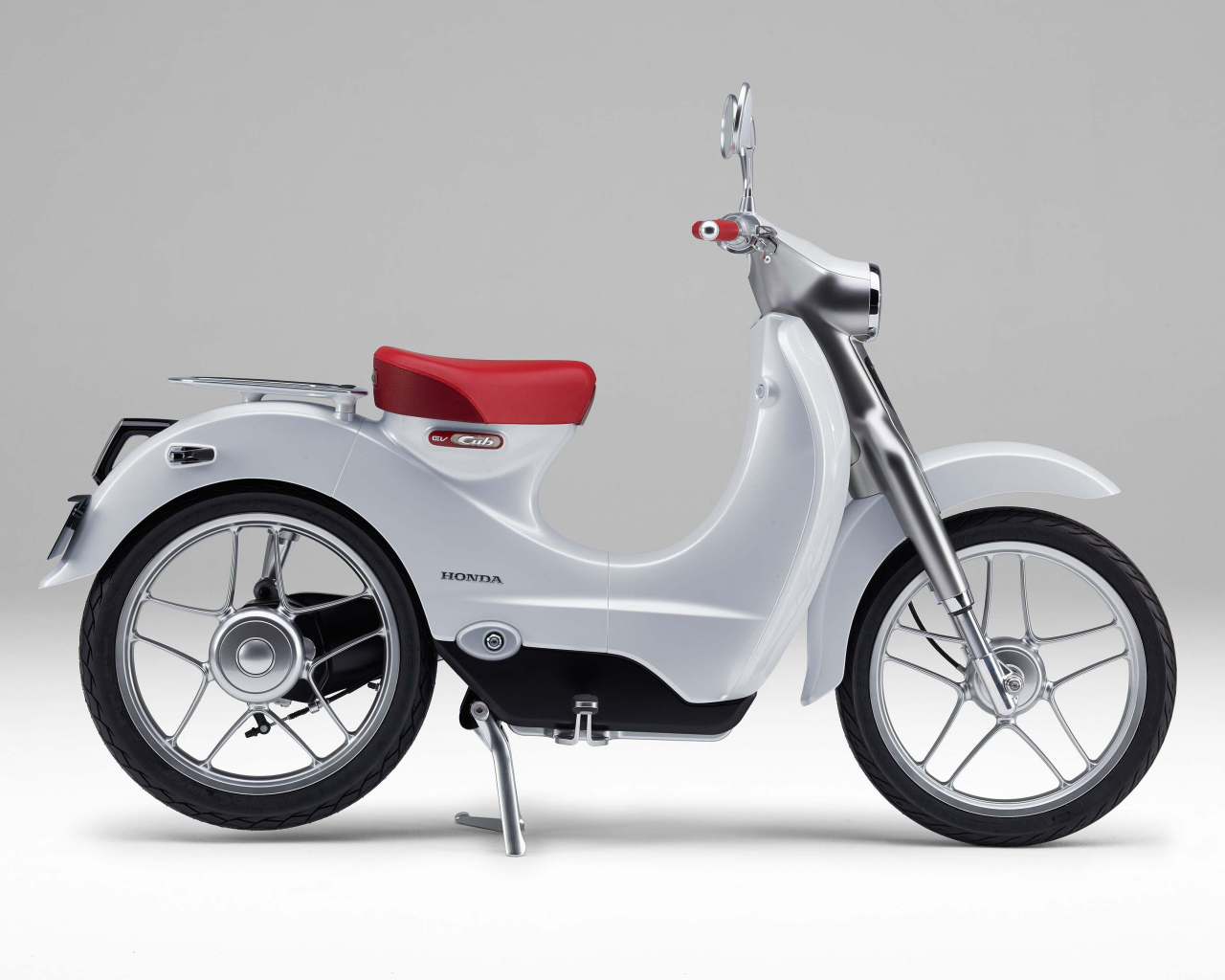 Электрический мотоцикл Honda EV-Cub, 2018 года