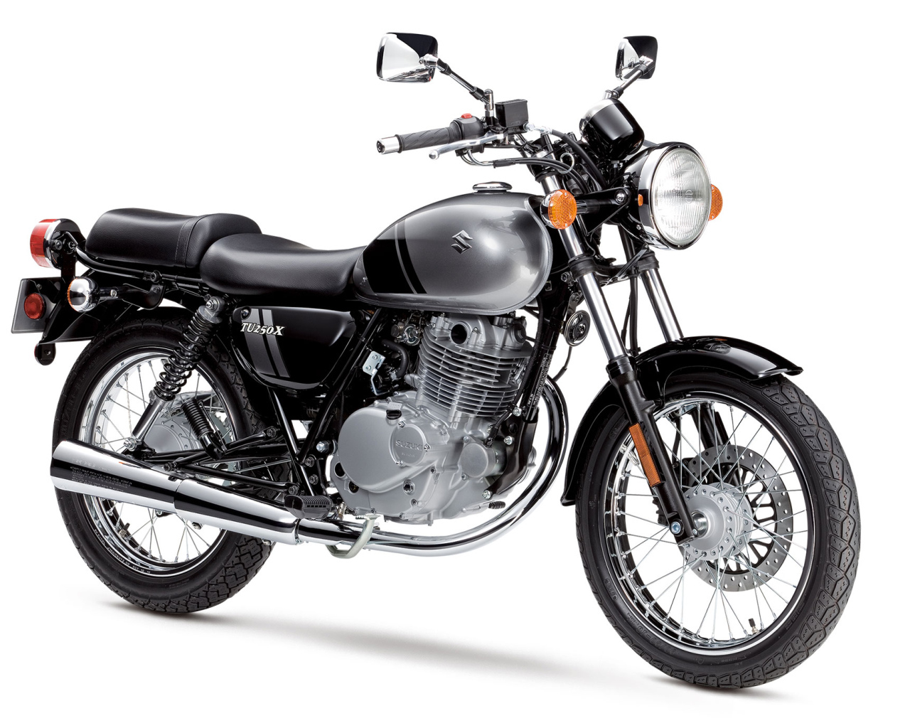 Мотоцикл Suzuki TU250X  на белом фоне 