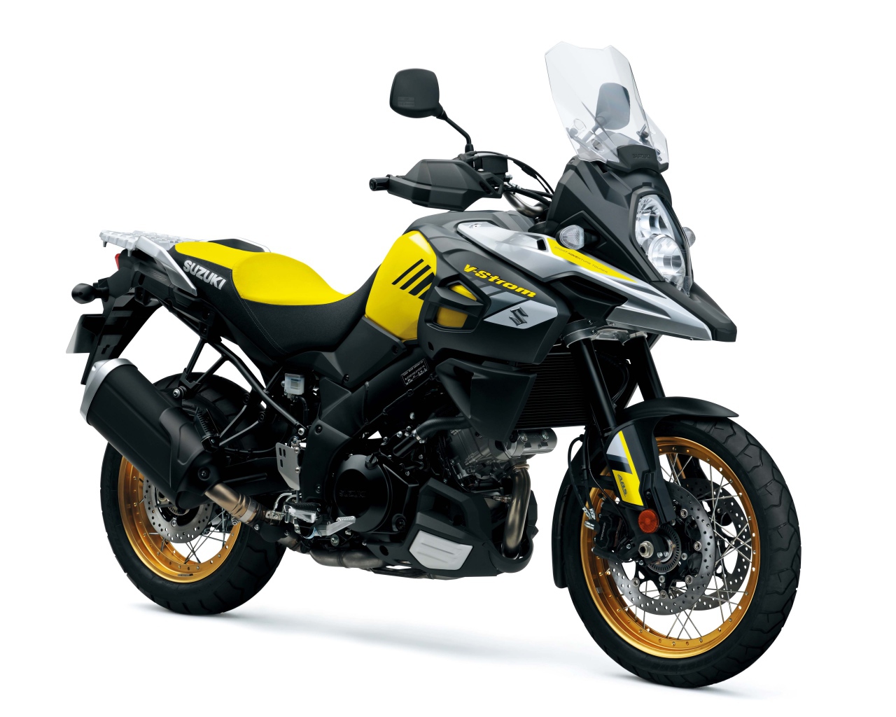 Быстрый мотоцикл Suzuki V-Strom 1000, 2018 на белом фоне