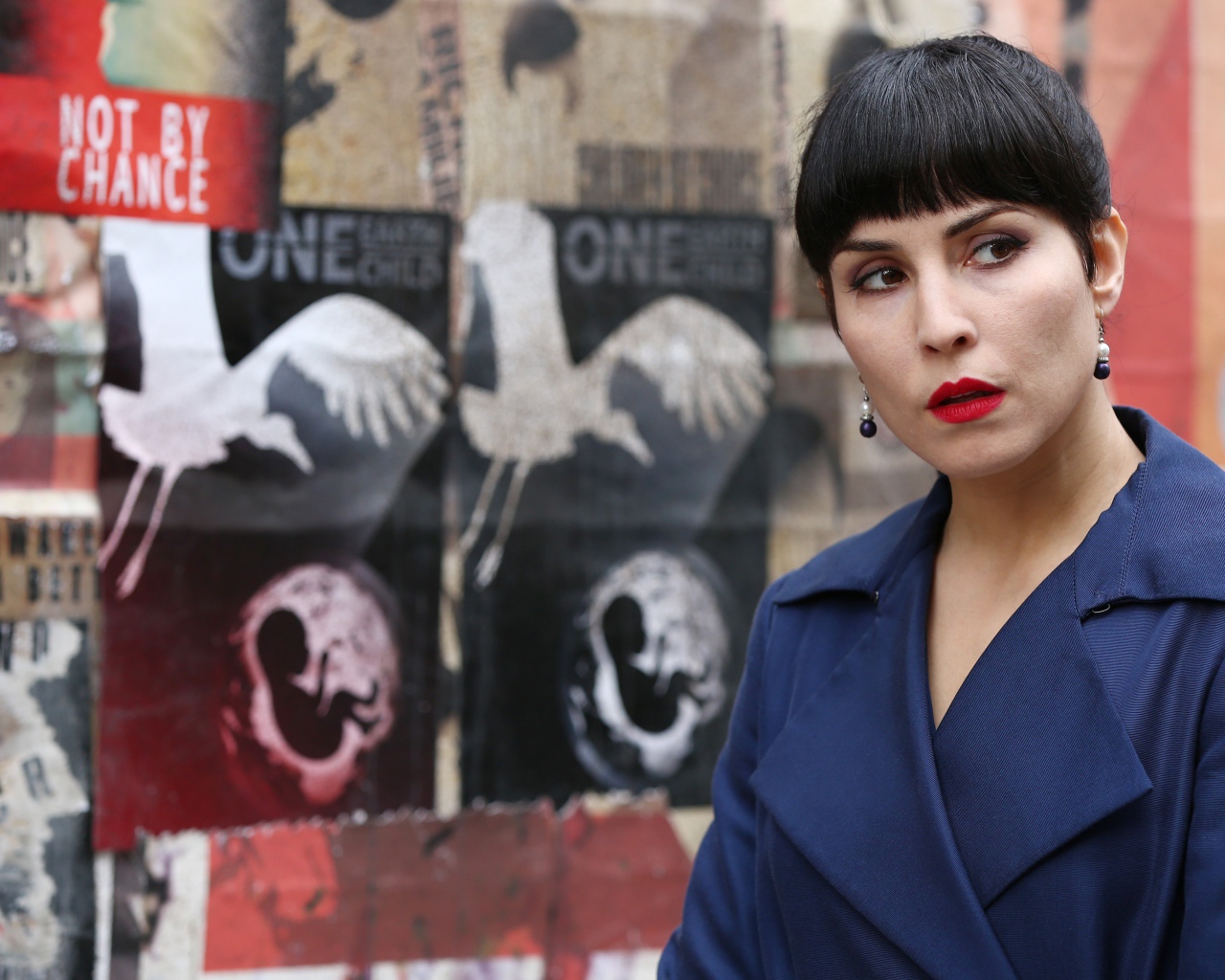 Актриса Нуми Рапас в фильме Тайна 7 сестёр, 2017