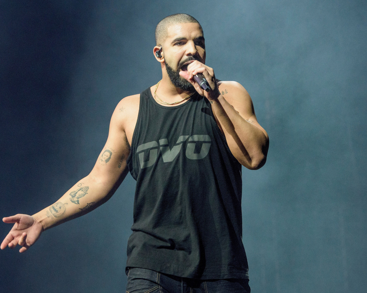 Канадский рэпер Дрейк на выступлении