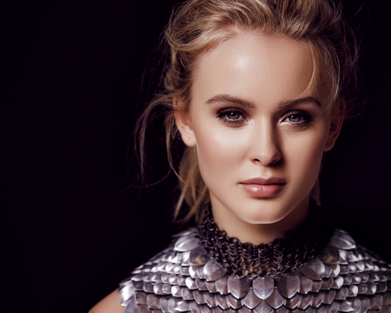 Молодая шведская певица Зара Ларссон