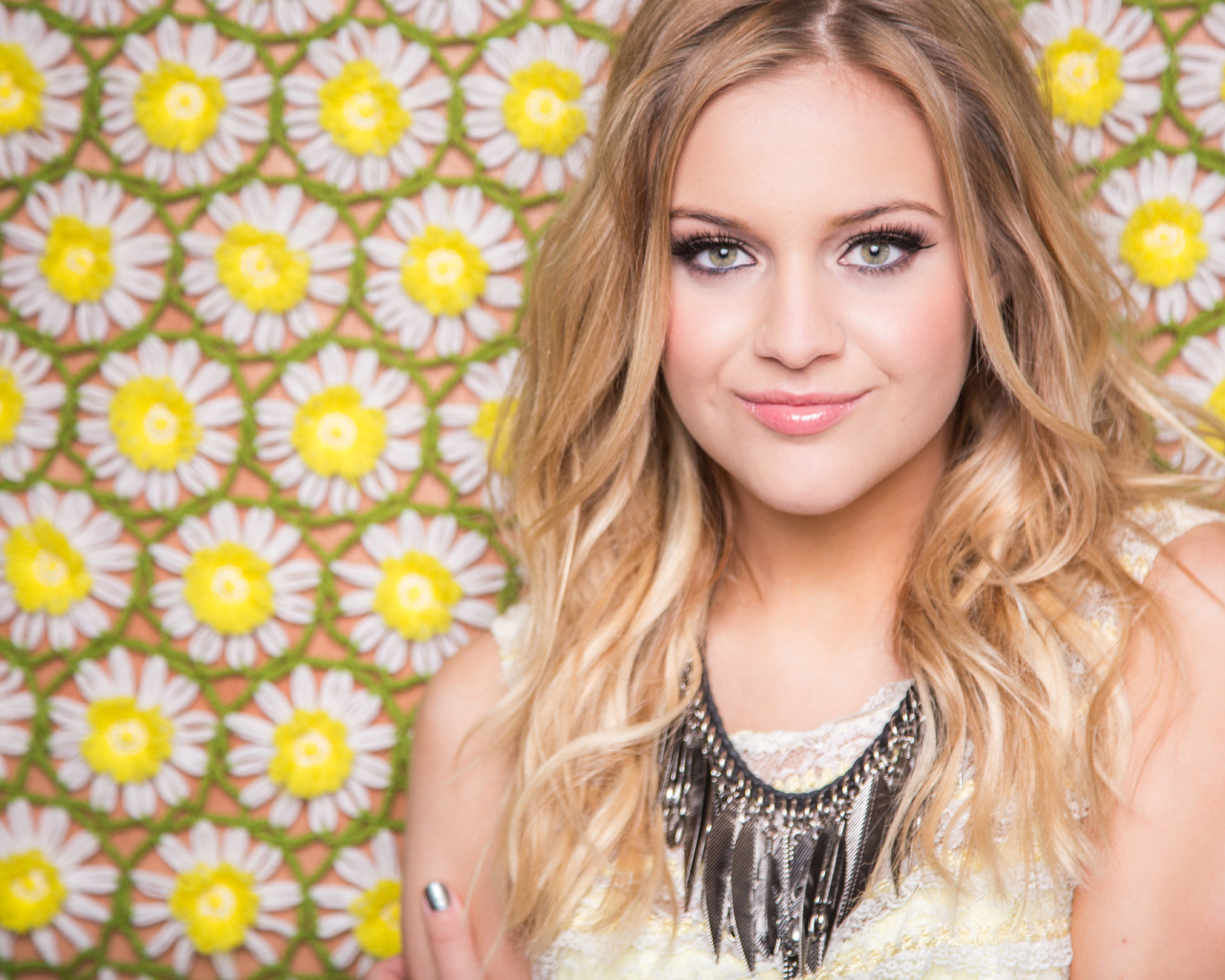 Молодая кантри певица Келси Баллерини 