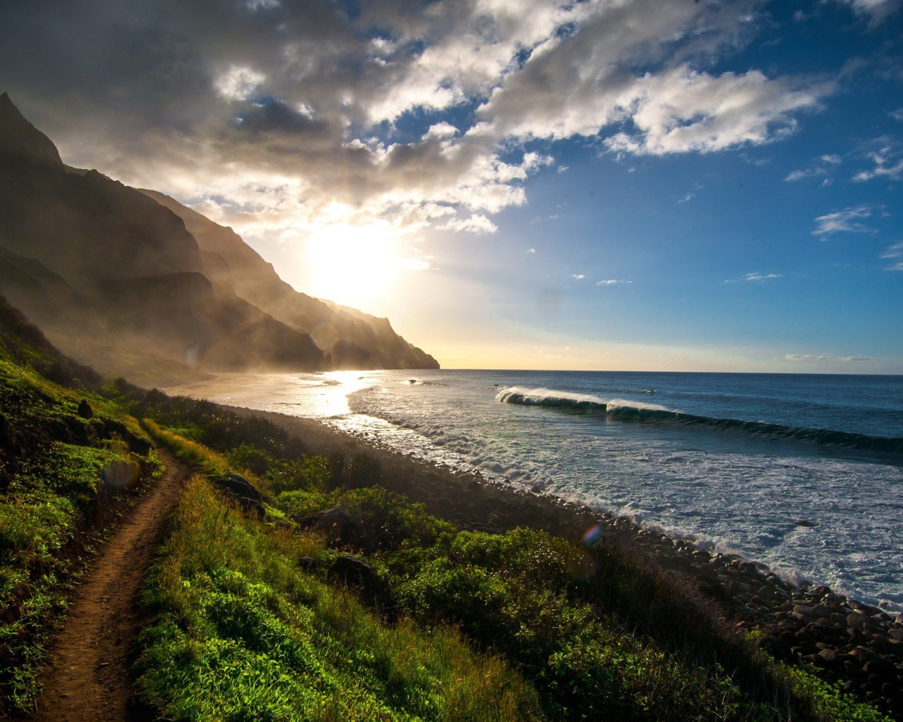Восход солнца над Тихим океаном 