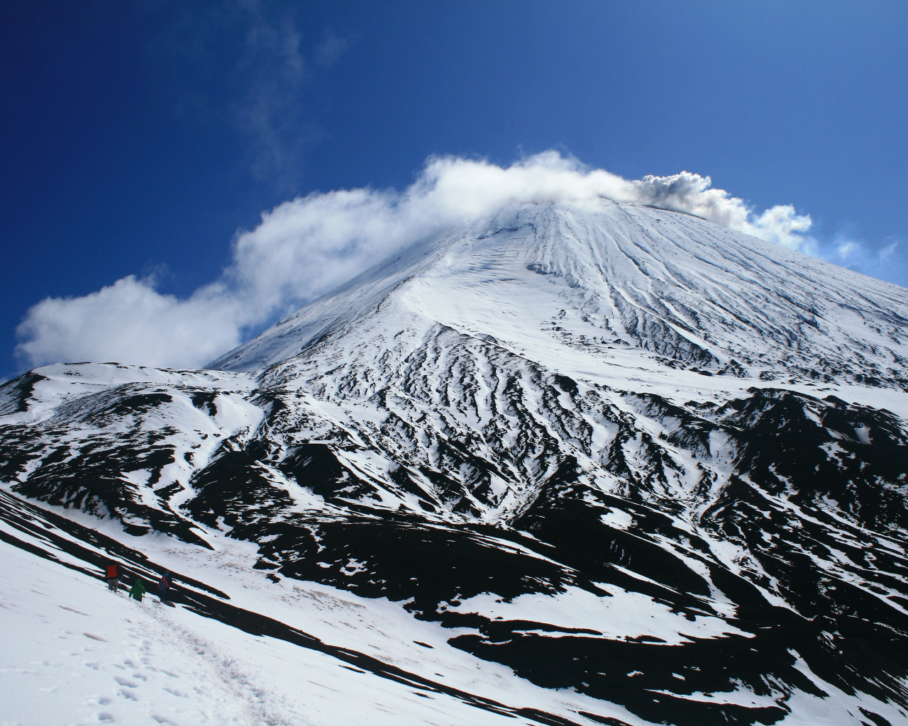 Восхождение на вулкан Авачинская сопка, Камчатка 
