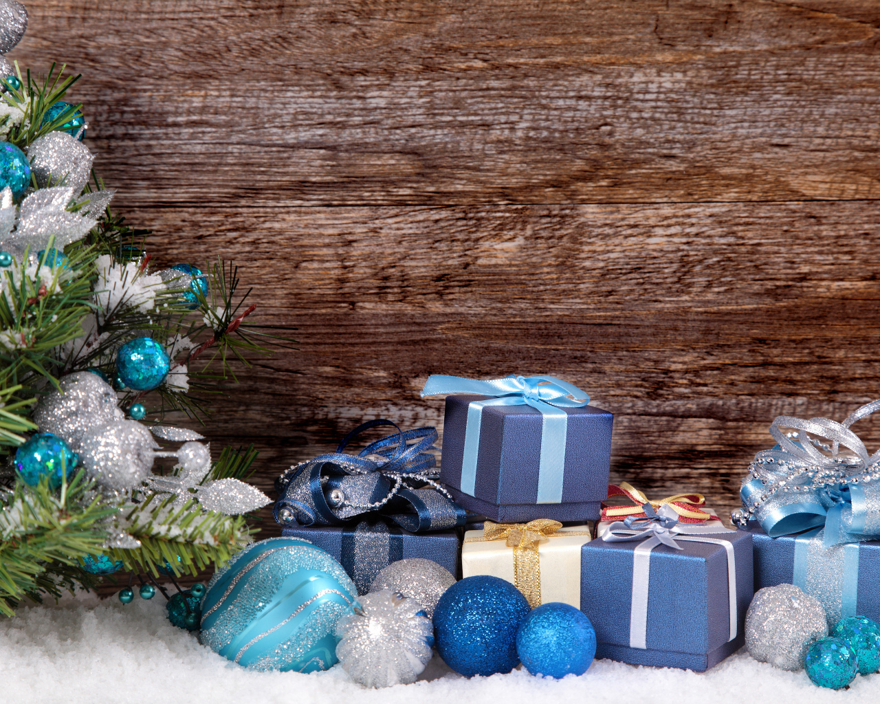 Подарки под елкой, шаблон для новогодней открытки