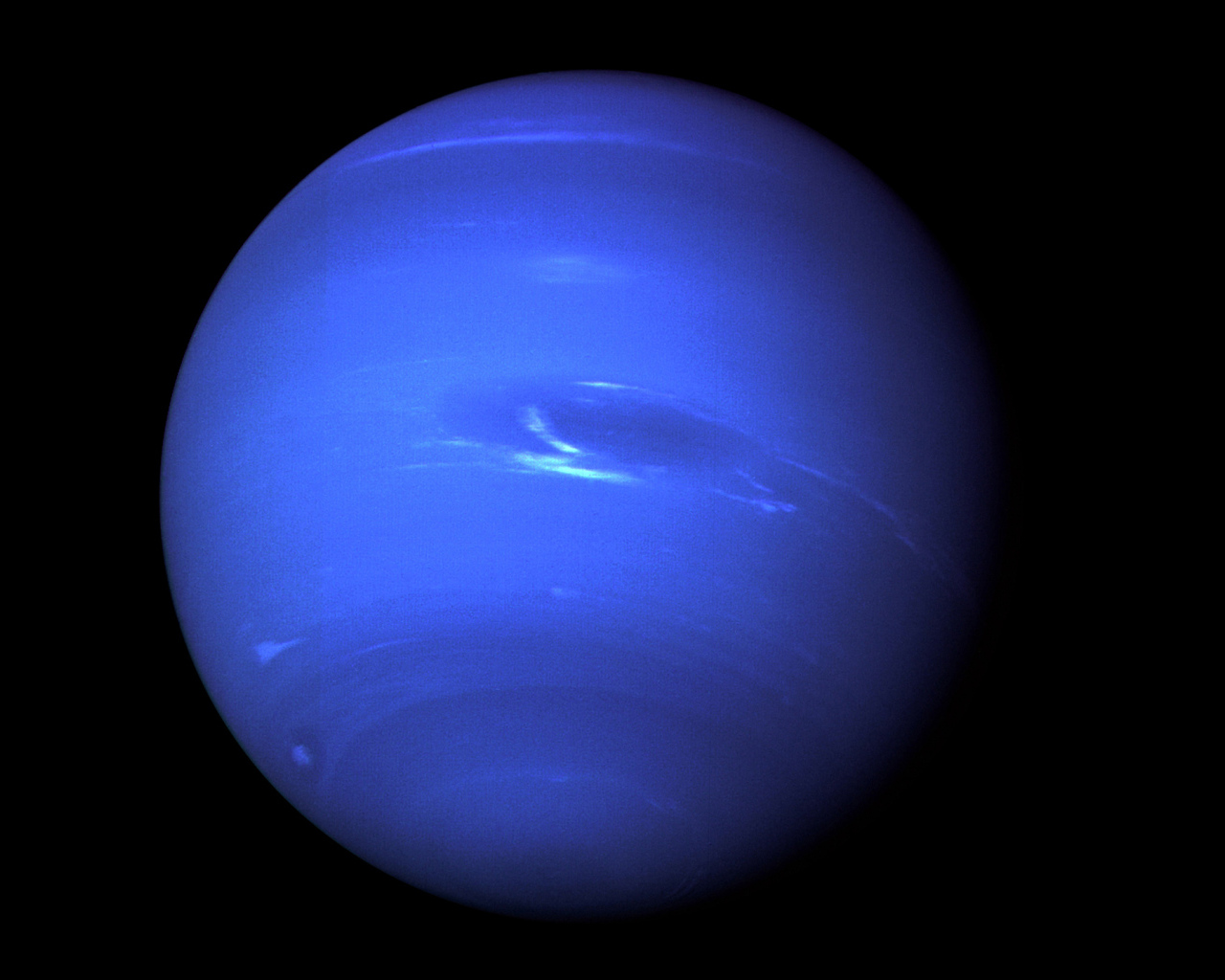 Голубая планета Нептун на черном фоне 