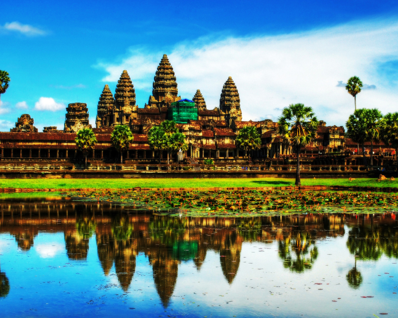 Старинная красота храма Ангкор Ват  