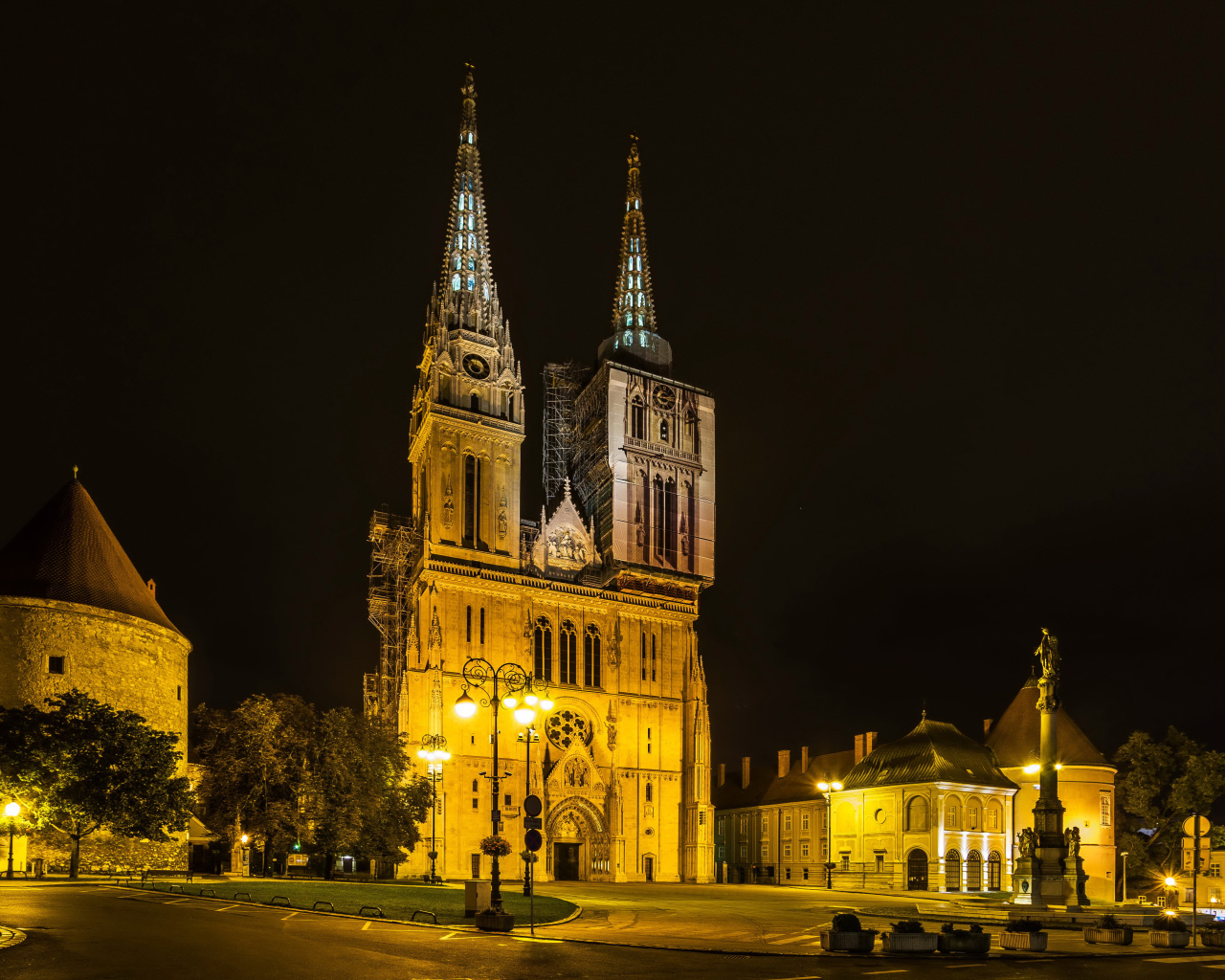 Старинный замок вечером город Загреб Хорватия