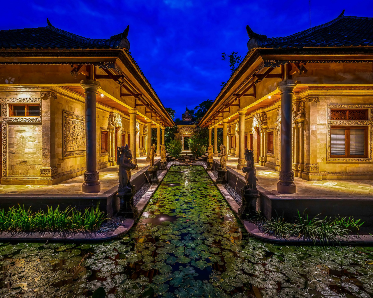 Красивая архитектура отеля на Бали, Индонезия 