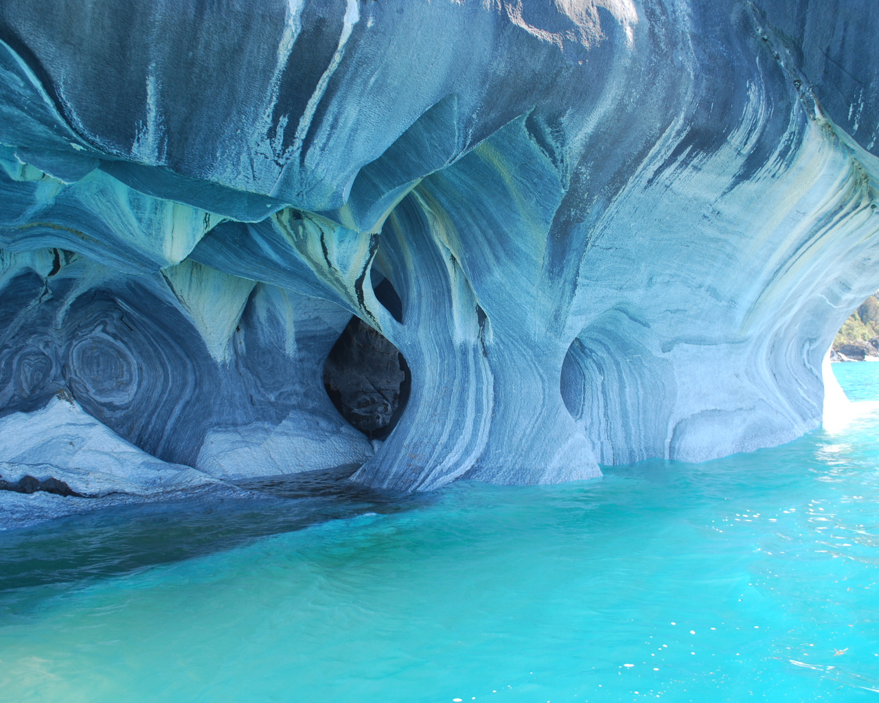 Красивые мраморные пещеры, Чили 