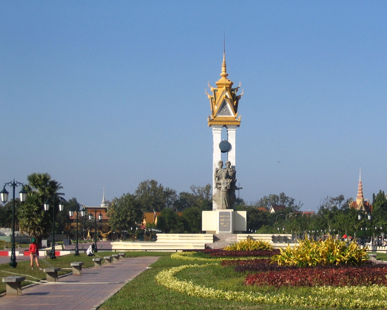 Монумент дружбы Камбоджи и Вьетнама в городе Пномпень 