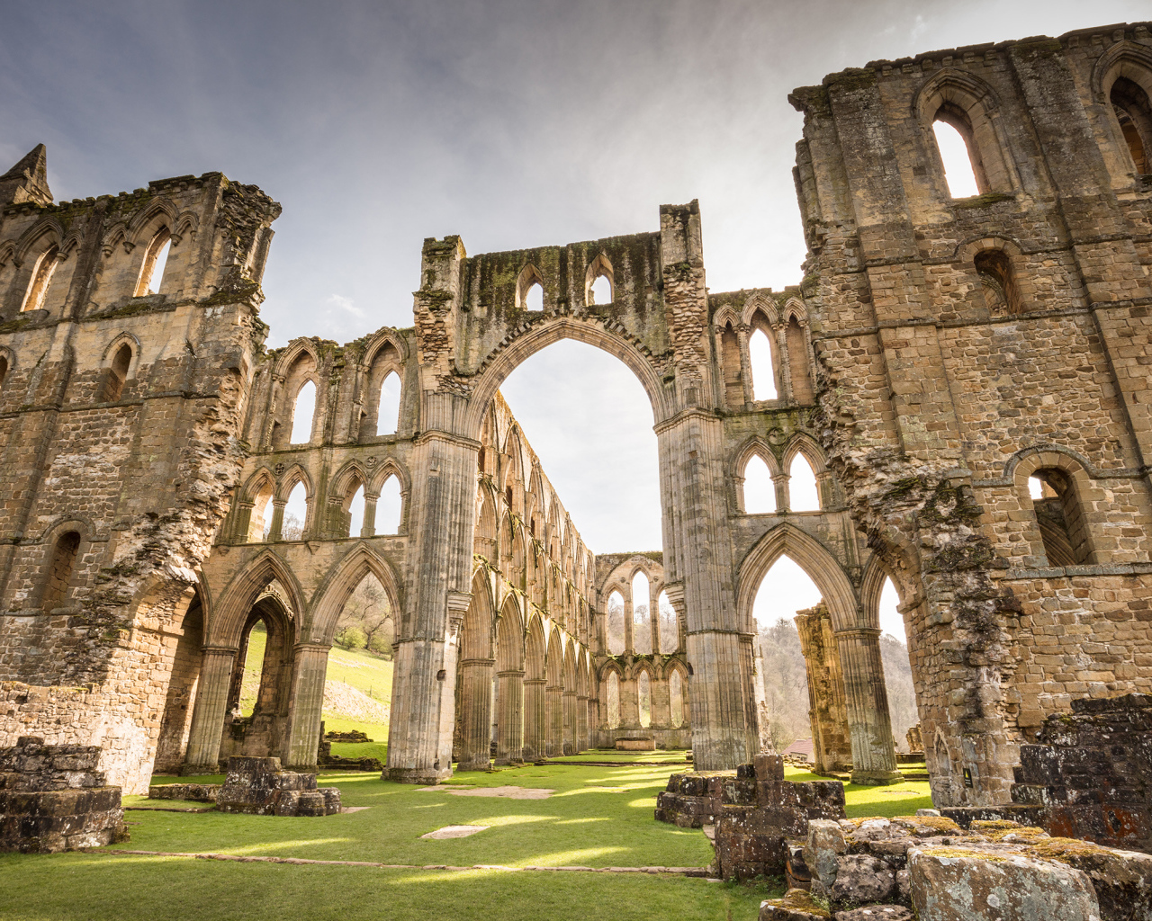 Руины монастыря Ривол Абби, Великобритания  