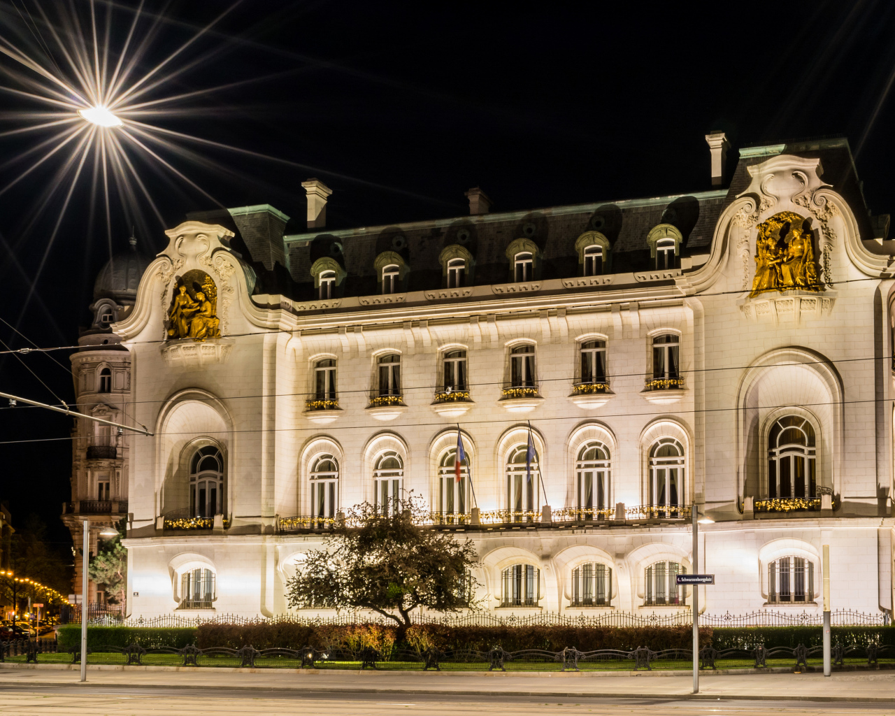 Старинная архитектура на улицах города Вена. Австрия 