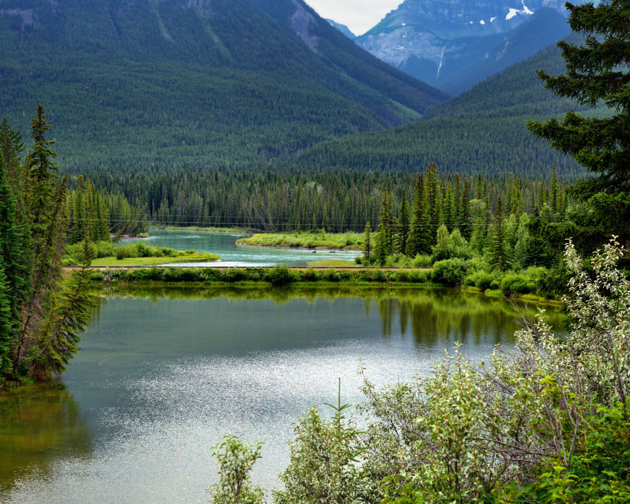 Живописный национальный парк Вуд-Баффало, Канада 