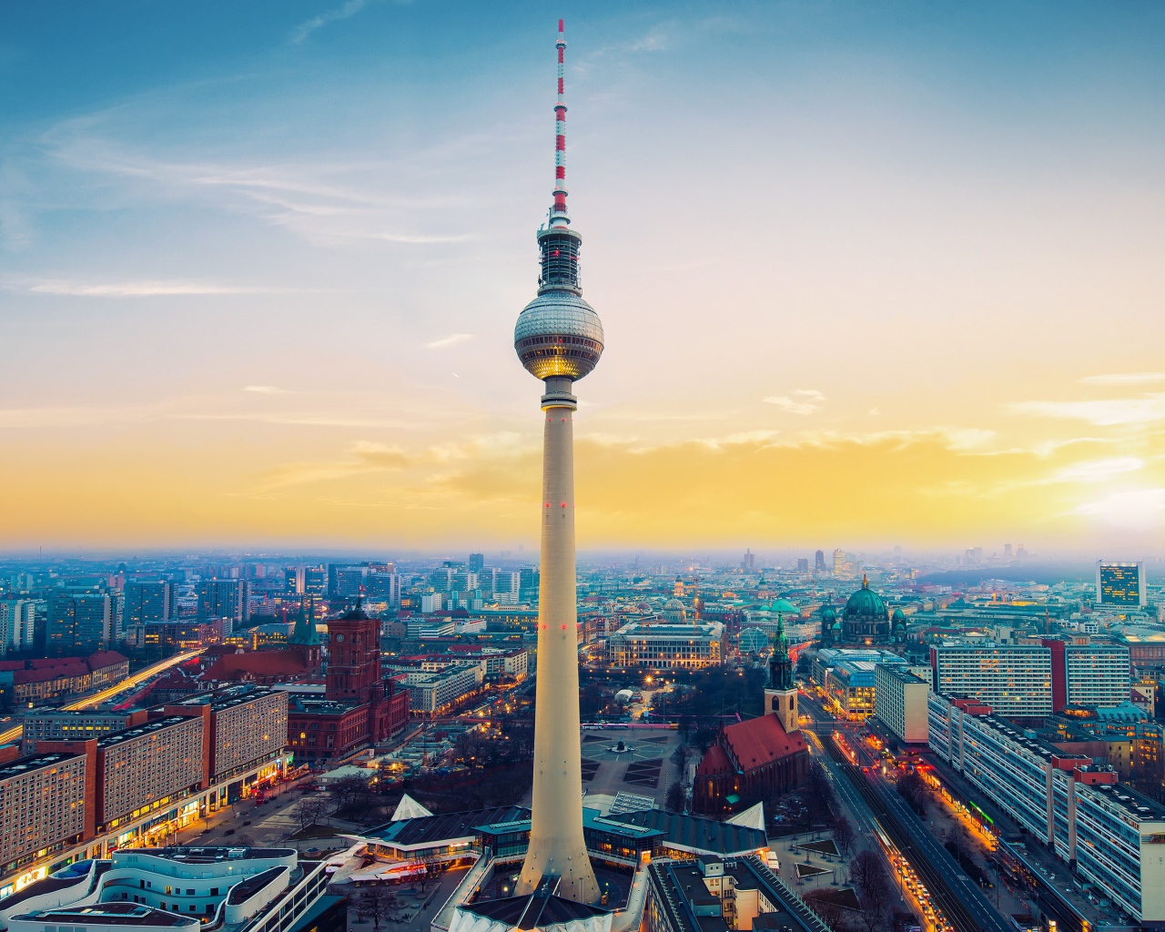 Берлинская телебашня Германия 