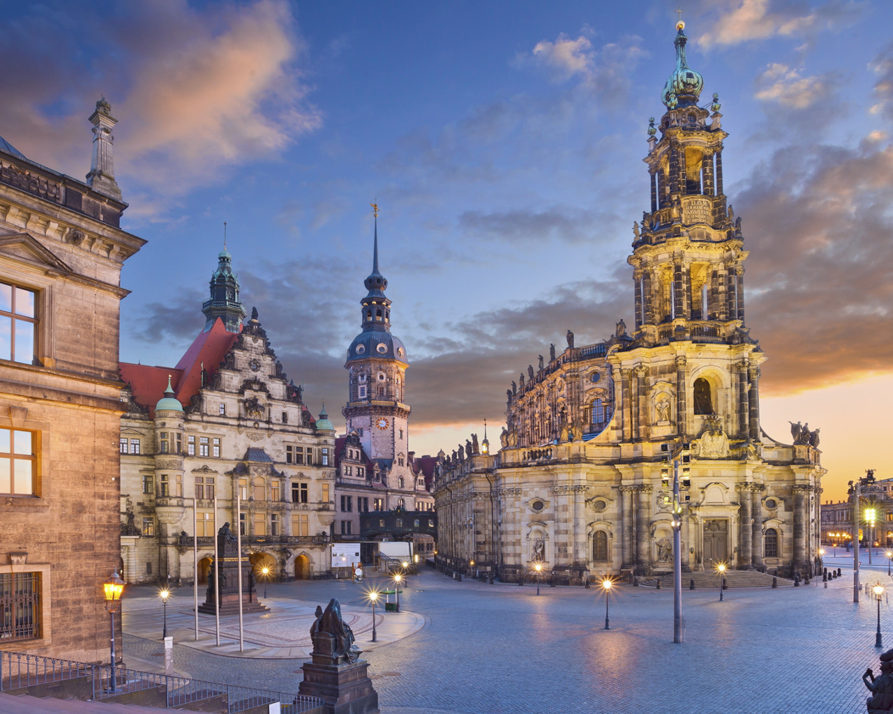 Старинная архитектура города Дрезден, Германия 